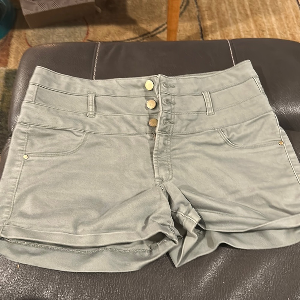 refugee high waisted shorts 3 tier bottoms size 10